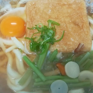 卵と山菜ミックスときつね揚げのうどん